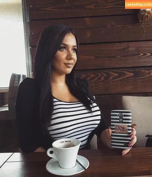 Emina Jahi photo #0052