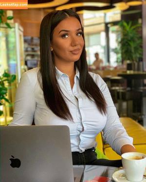 Emina Jahi photo #0086