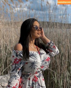 Emina Jahi photo #0114