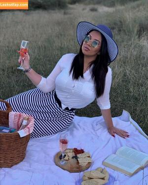 Emina Jahi photo #0127