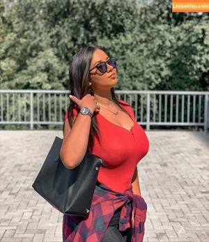 Emina Jahi photo #0139