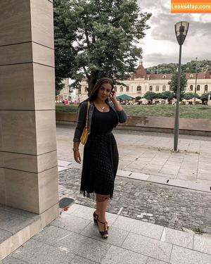 Emina Jahi photo #0149