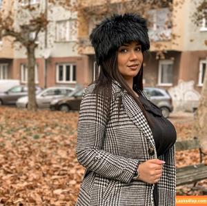 Emina Jahi photo #0183