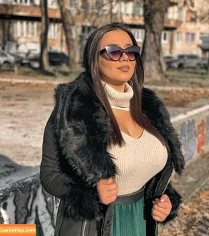 Emina Jahi photo #0193