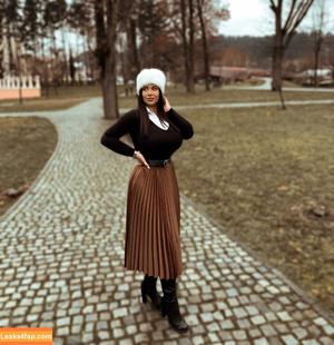 Emina Jahi photo #0200