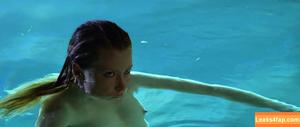 Emma Booth photo #0007