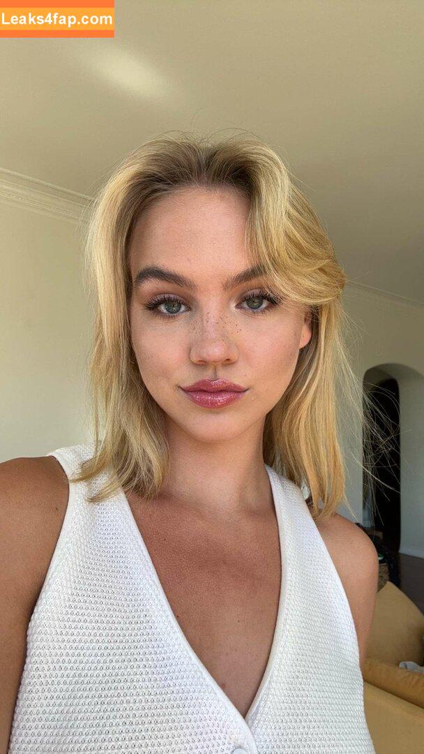 Emma Brooks / emma_brooks / emmabrooks leaked photo photo #0202