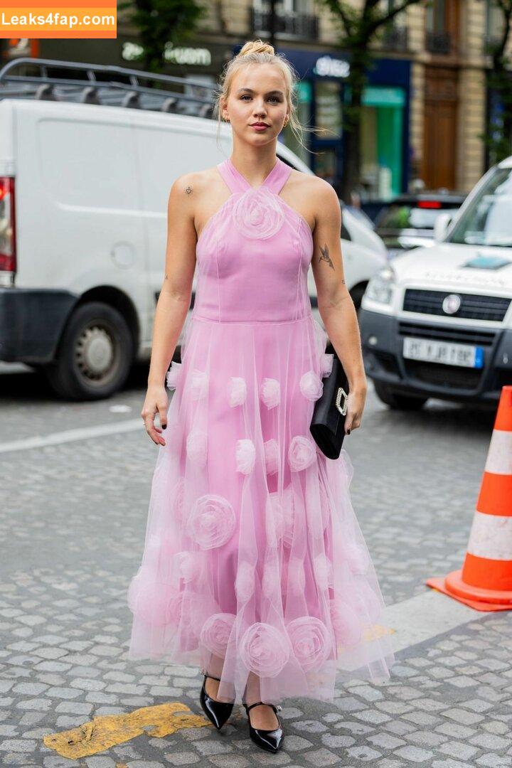 Emma Brooks / emma_brooks / emmabrooks leaked photo photo #0245