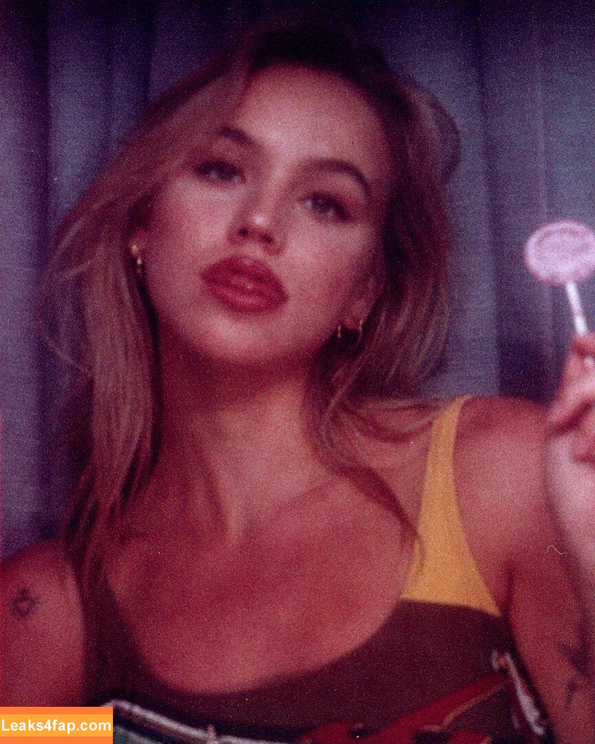 Emma Brooks / emma_brooks / emmabrooks leaked photo photo #0318