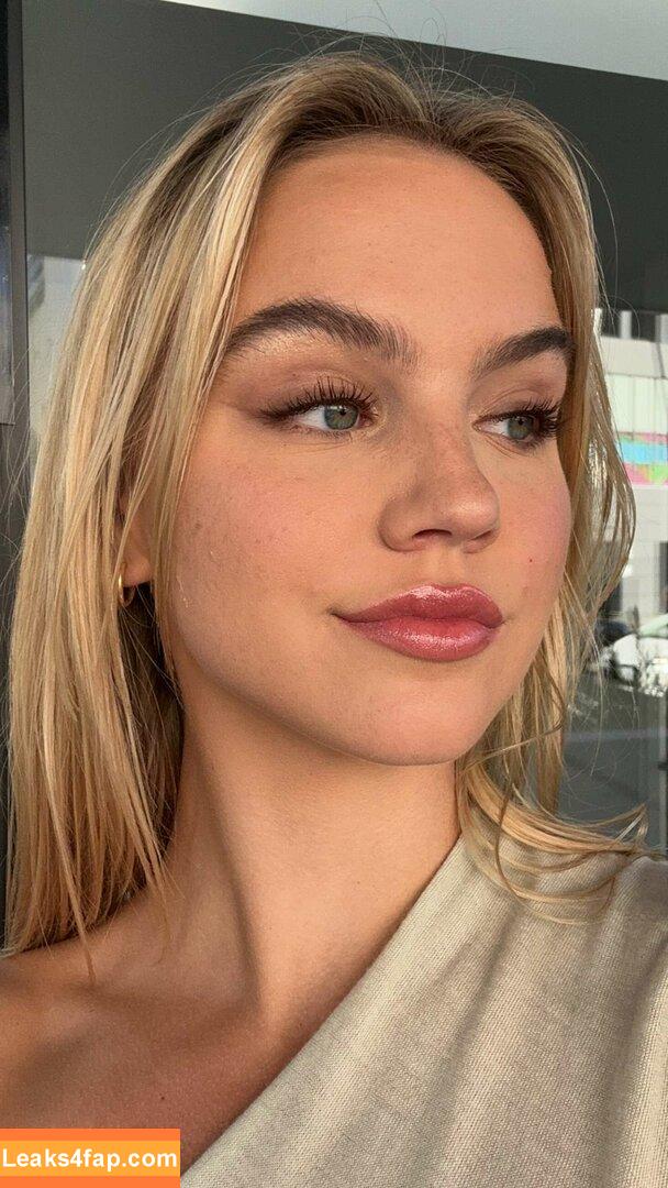 Emma Brooks / emma_brooks / emmabrooks leaked photo photo #0400