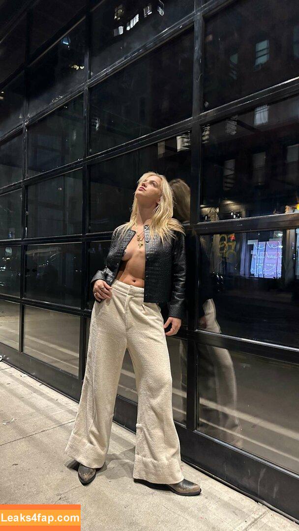 Emma Brooks / emma_brooks / emmabrooks leaked photo photo #0542