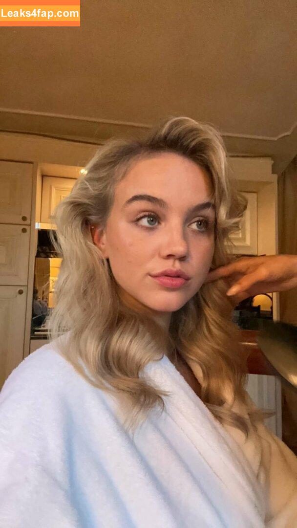 Emma Brooks / emma_brooks / emmabrooks leaked photo photo #0576