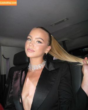 Emma Brooks photo #0014