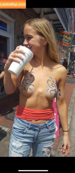 Emma Brooks photo #0028