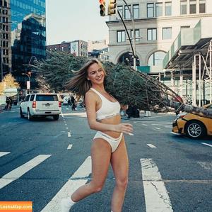 Emma Brooks photo #0041