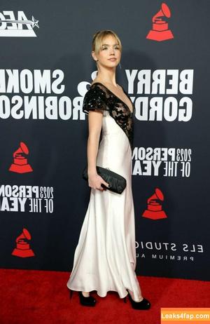 Emma Brooks photo #0054