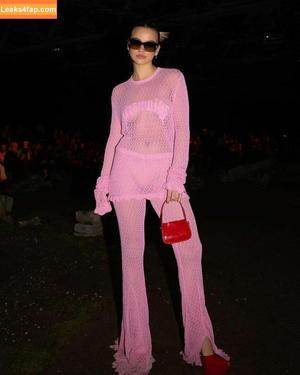 Emma Brooks photo #0095