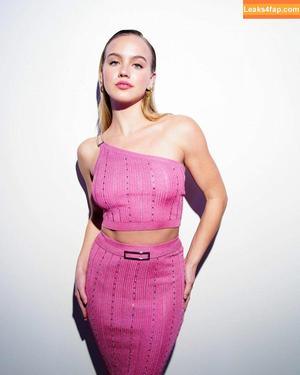 Emma Brooks photo #0105