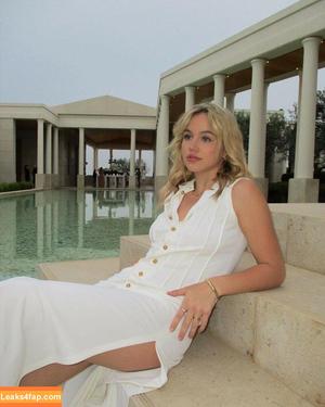 Emma Brooks photo #0156