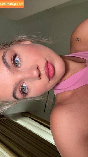 Emma Brooks photo #0222