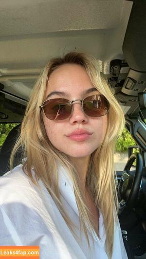 Emma Brooks photo #0250