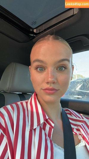 Emma Brooks photo #0258