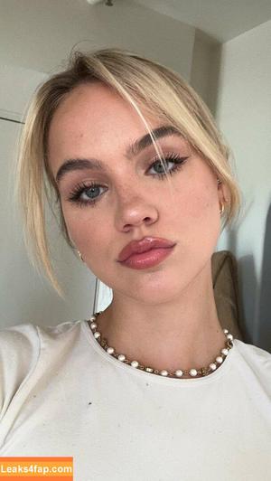 Emma Brooks photo #0267