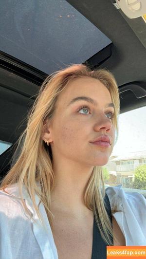 Emma Brooks photo #0286