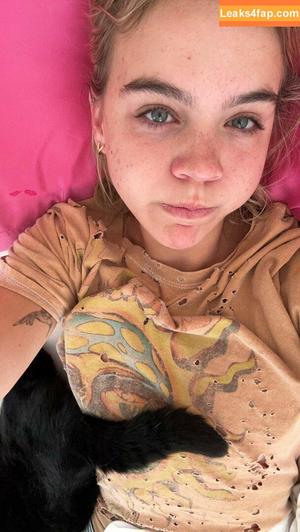 Emma Brooks photo #0287