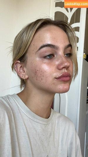 Emma Brooks photo #0288