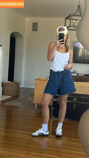 Emma Brooks photo #0305