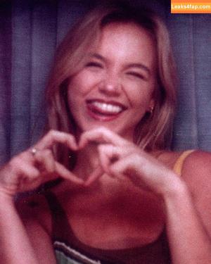 Emma Brooks photo #0317