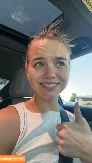 Emma Brooks photo #0321