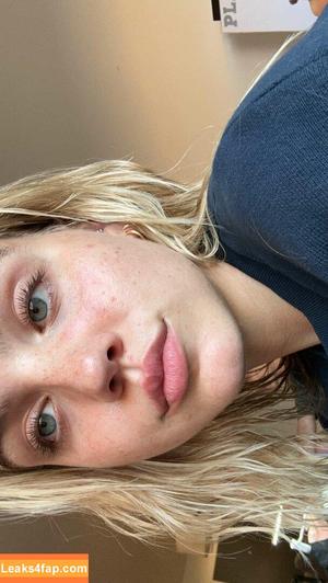 Emma Brooks photo #0323