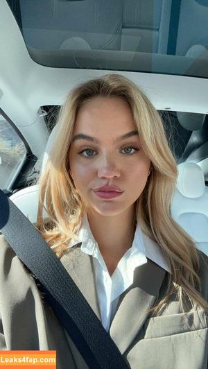 Emma Brooks photo #0331