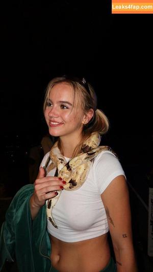 Emma Brooks photo #0360