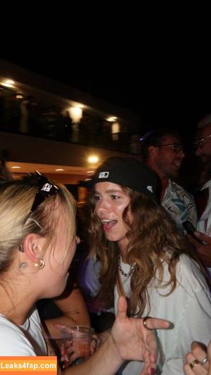 Emma Brooks photo #0361