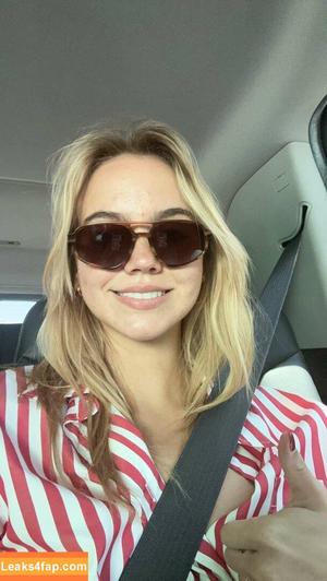 Emma Brooks photo #0365