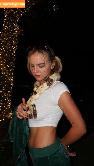 Emma Brooks photo #0368