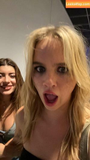 Emma Brooks photo #0377