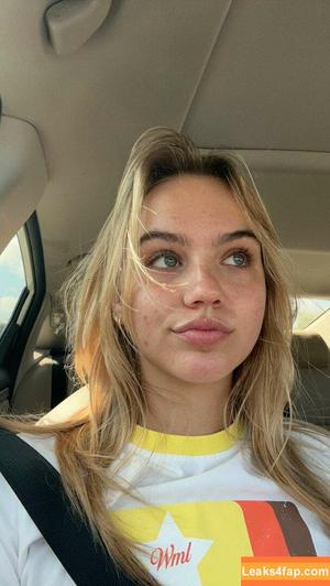 Emma Brooks photo #0391