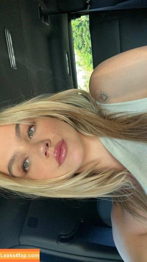 Emma Brooks photo #0399