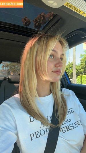 Emma Brooks photo #0402