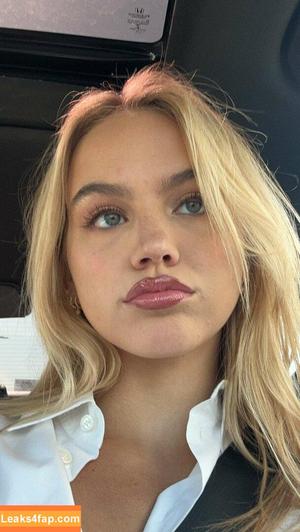 Emma Brooks photo #0435