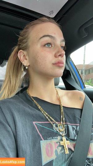 Emma Brooks photo #0453