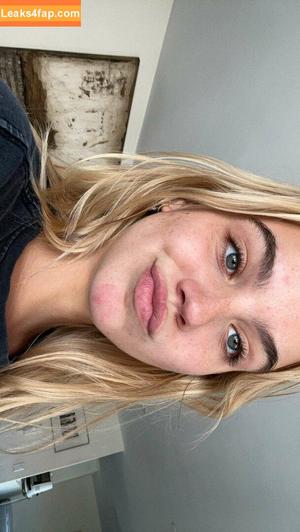 Emma Brooks photo #0466