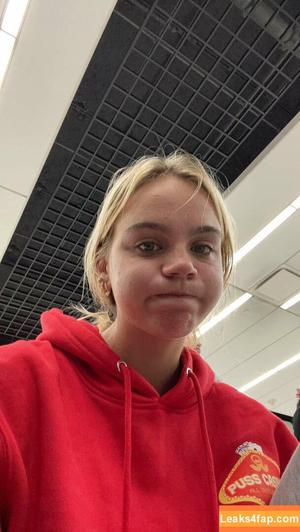 Emma Brooks photo #0467