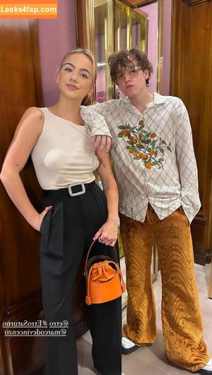 Emma Brooks photo #0473