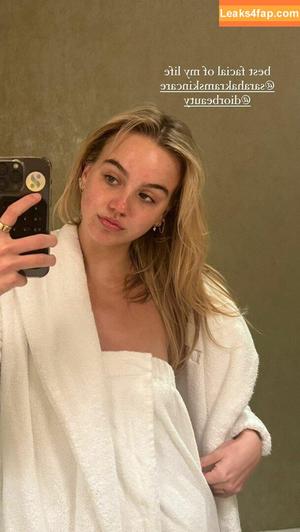 Emma Brooks photo #0475