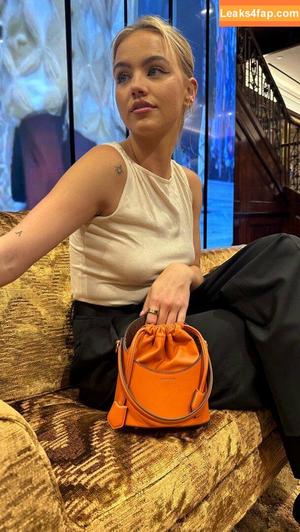 Emma Brooks photo #0481